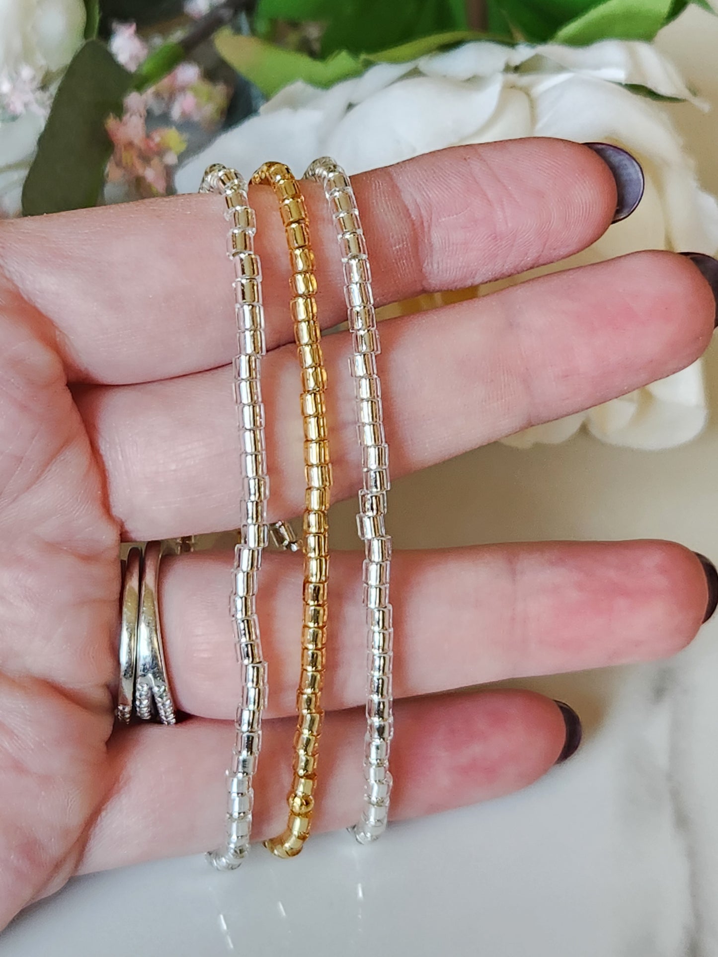 Shiny Seed Beaded Stretch Bracelet